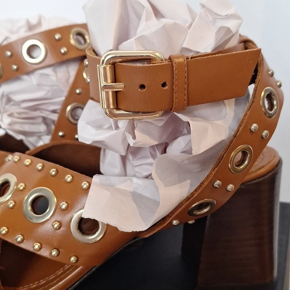 mage chic camel